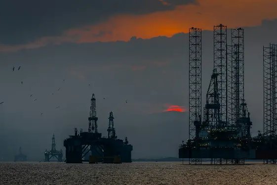 Plataformas petroleras costa afuera