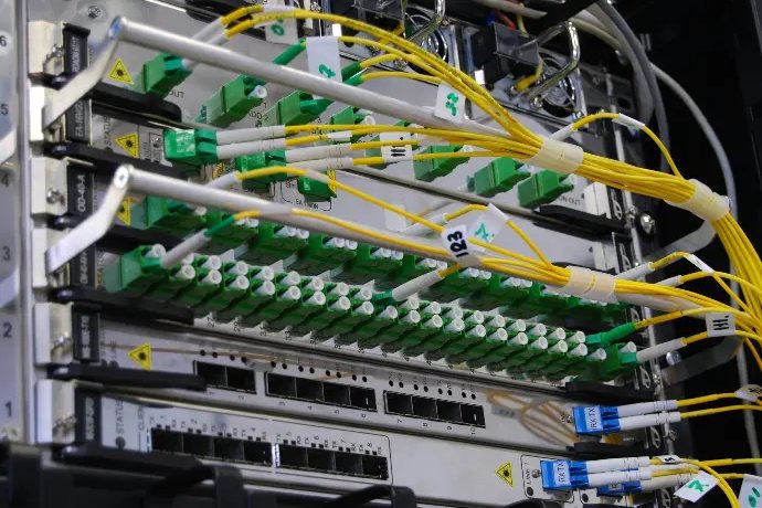 Equipo de telecomunicaciones